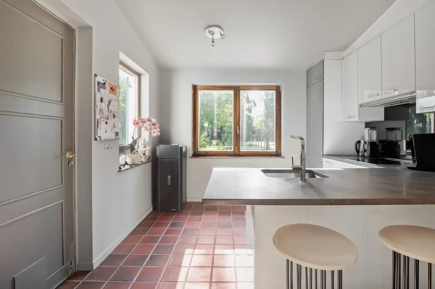 Charmante hoeve in een oase van groen foto 10