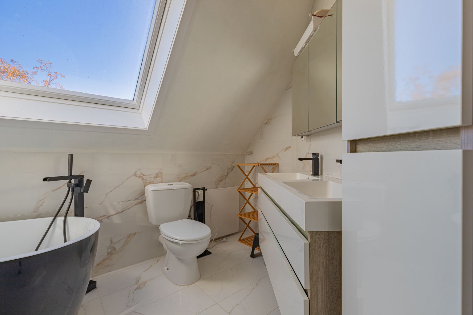 Charmante villa met 3 slpk, garage en zuidwest gelegen tuin foto 10