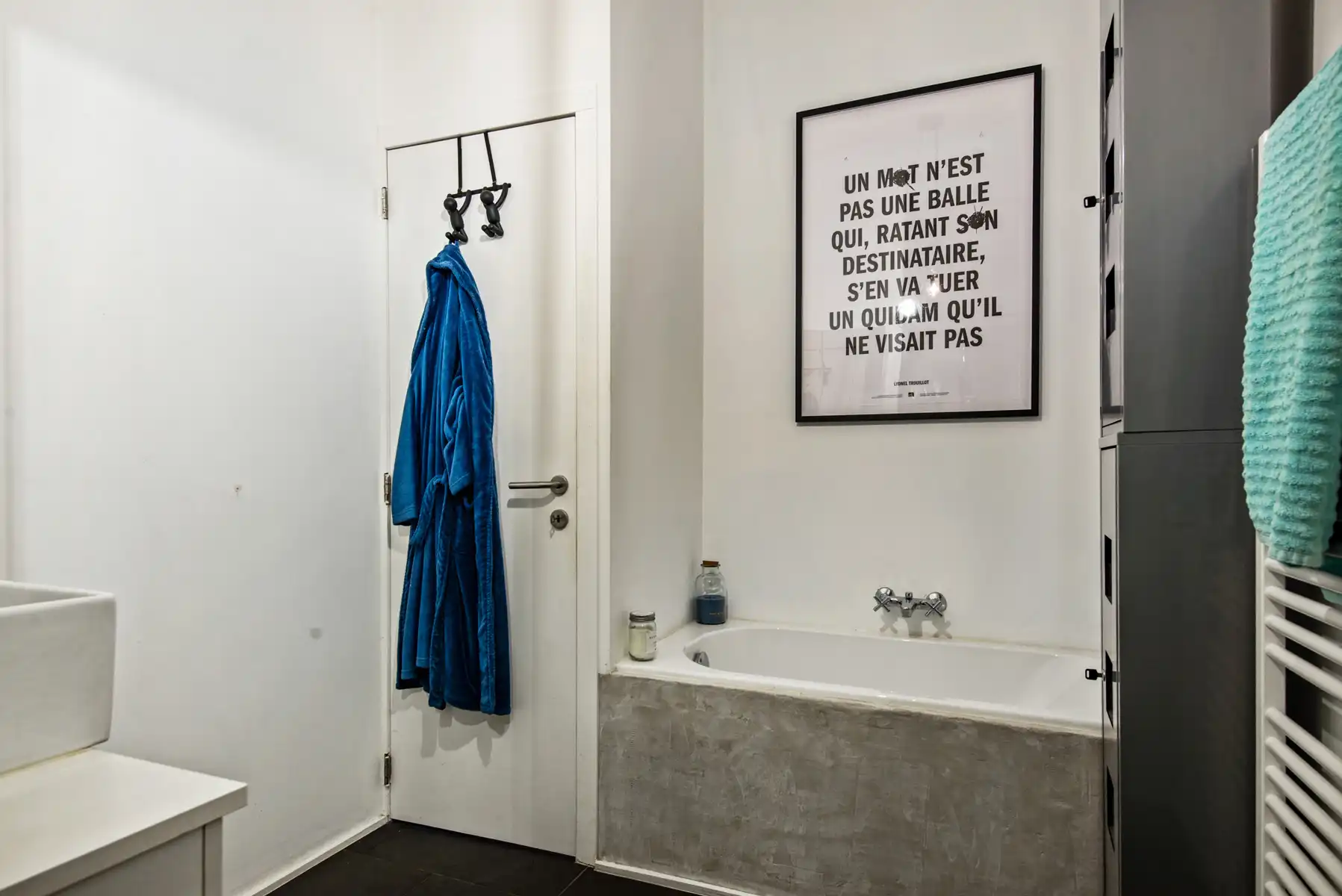 Ruim en luxueus appartement met 2 kamers  foto 16