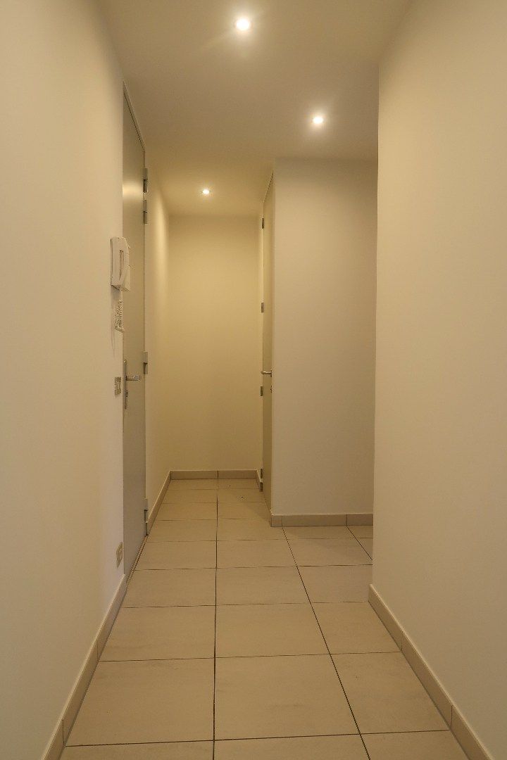 Ruim instapklaar appartement met 2 slaapkamers en 3 terrassen nabij het centrum van Roeselare foto 6