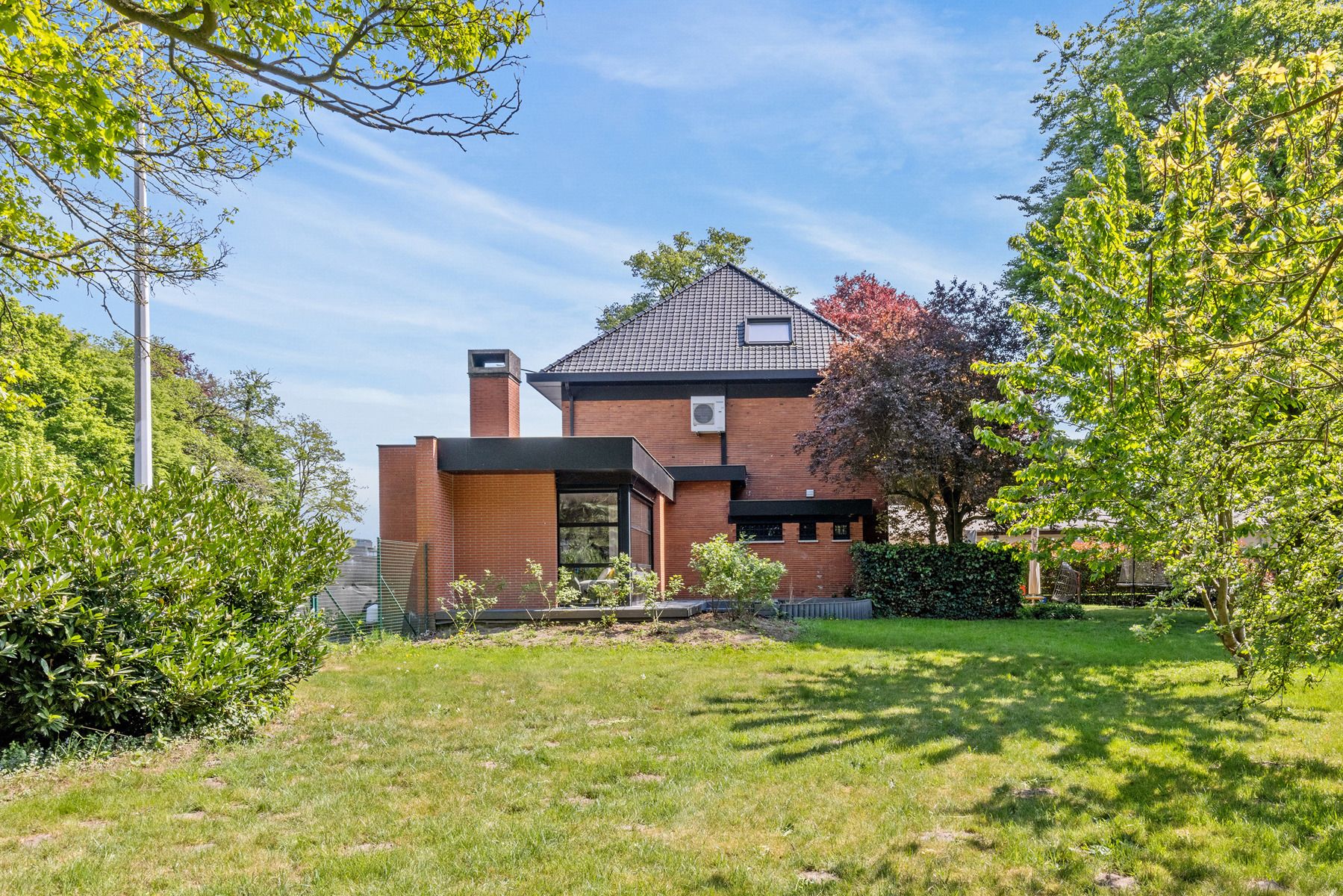 Zeer ruime, ideaal gelegen woning met praktijkruimte. foto 17