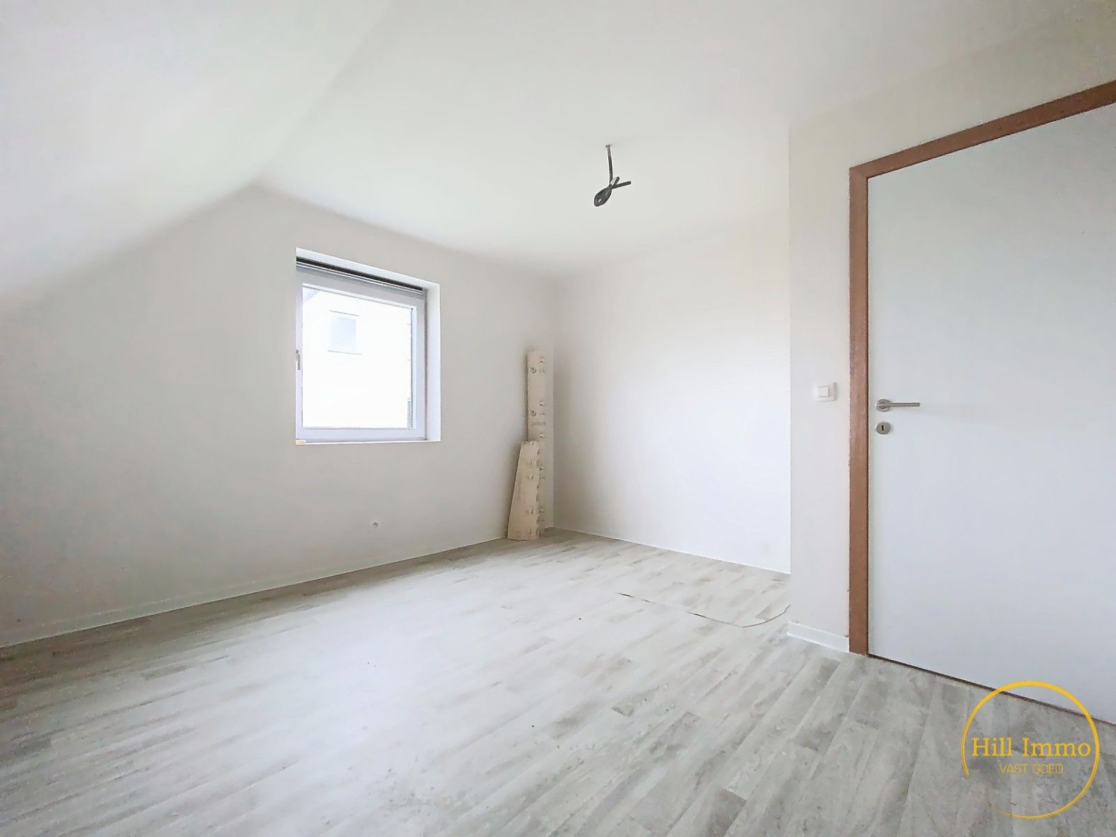 Nieuwbouwwoning te Wijtschate met prachtig zicht over Vlaamse velden met garage foto 9