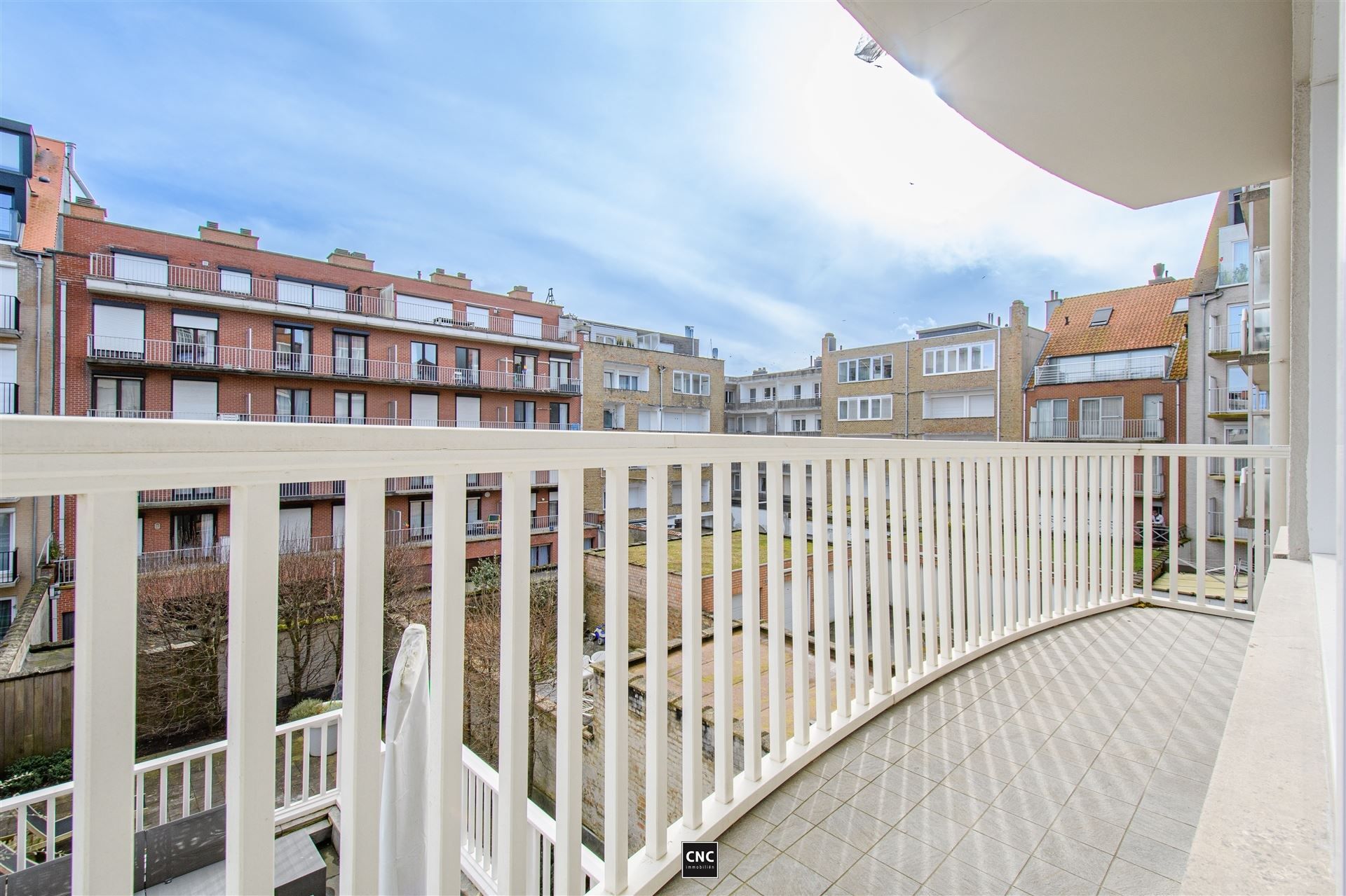 Ruim gerenoveerd appartement met 3 slaapkamers op enkele stappen van het Rubensplein foto 17