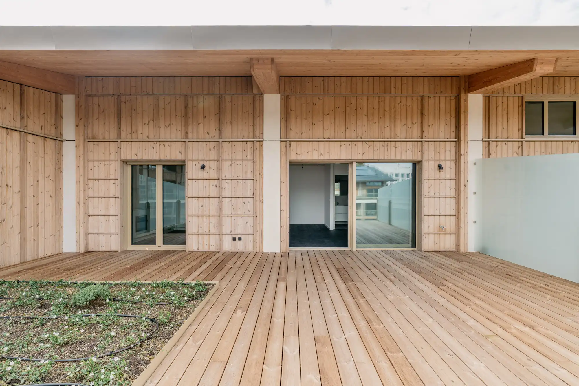 In de ban van Shigeru Ban: wonen in Japanse stijl op Nieuw Zuid. foto {{pictureIndex}}