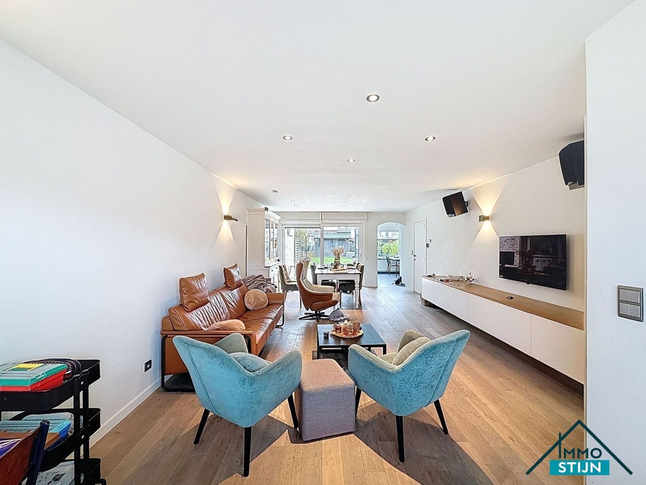 Gezinswoning met 4 slaapkamers in rustige doodlopende straat foto 3