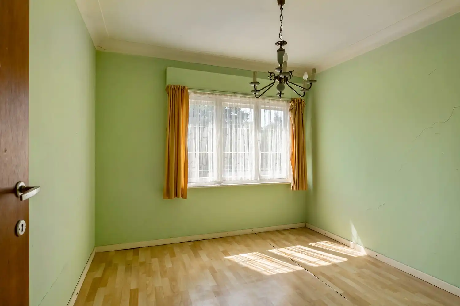 Te renoveren halfopen bebouwing op een perceel van 361 m². foto 16