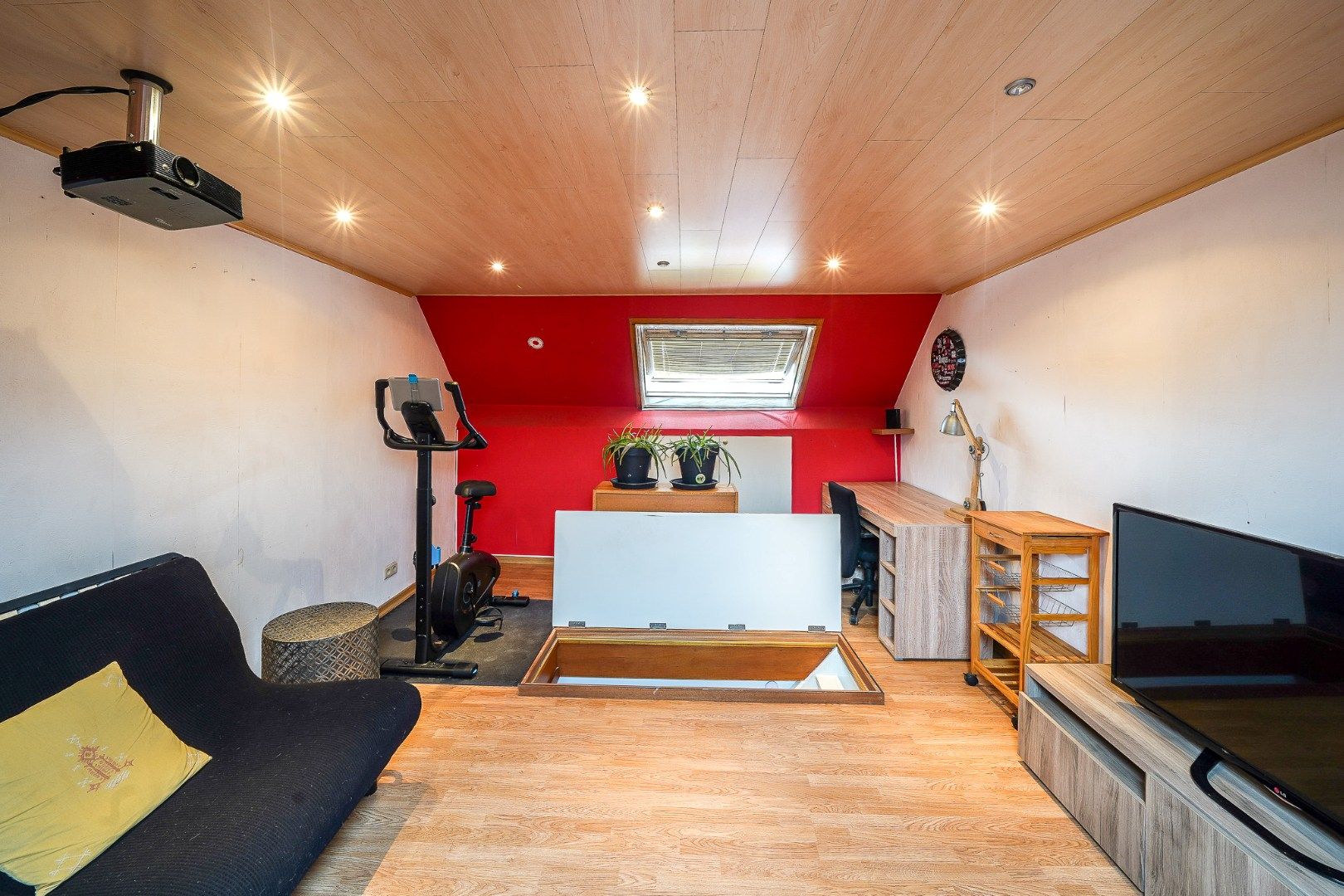 Gesloten woning met 2 slaapkamers en gezellige stadstuin foto 12