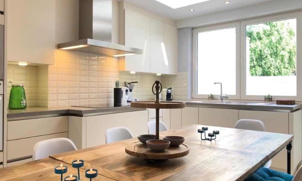 Ruime kangoeroewoning met tuin, terras en garage in Knokke, bouwjaar 1963, 3 slaapkamers, EPC-waarde 183.00, 2 badkamers, perceeloppervlakte 125.00, bewoonbare  foto 2