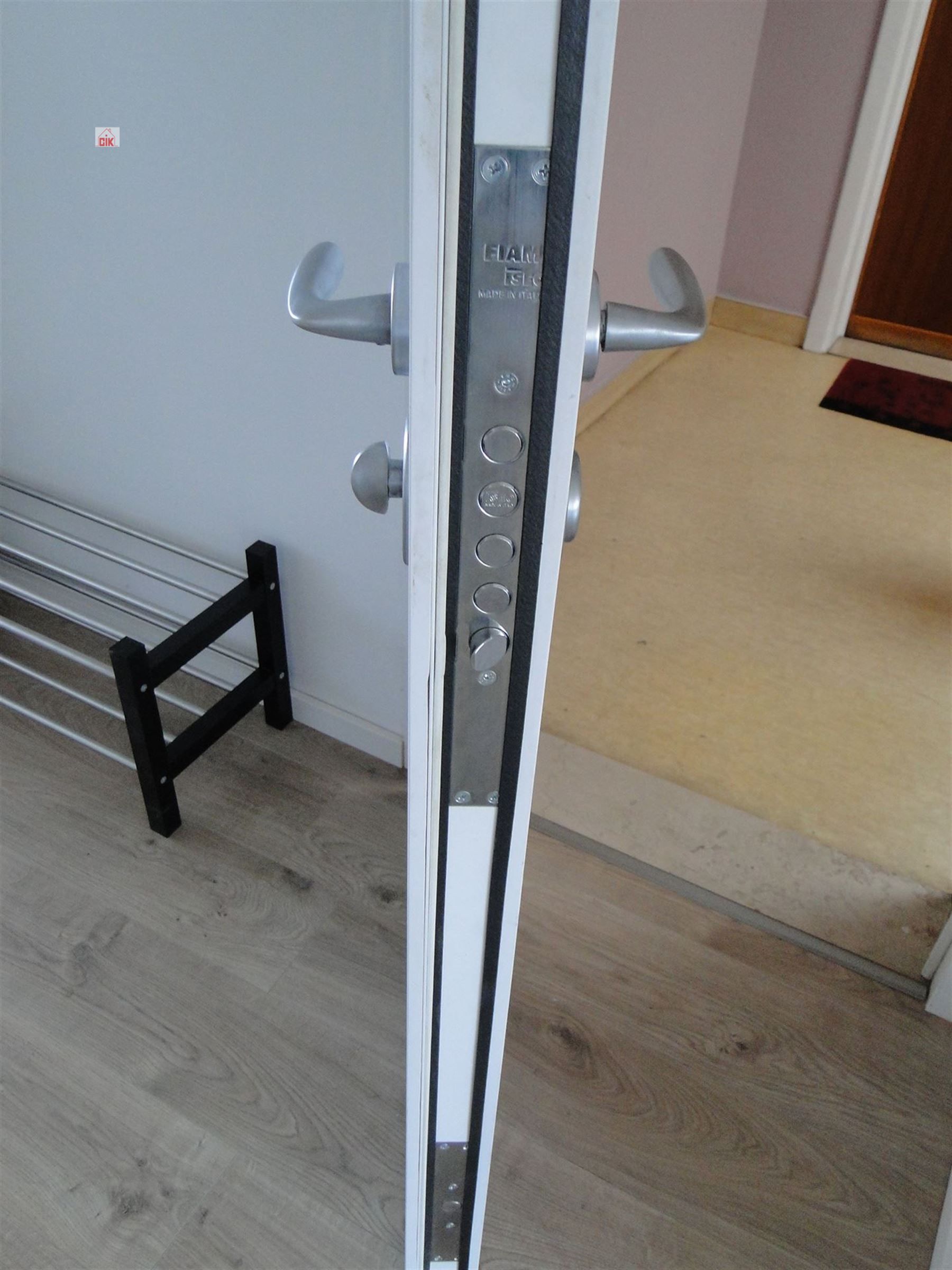 3° verdieping links + autostaanplaats nr 3 L foto 17