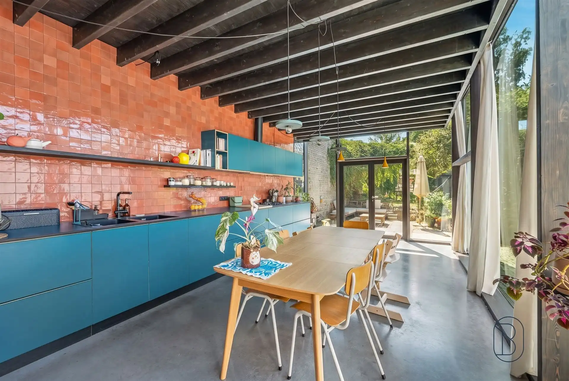 Prachtig gerenoveerde herenwoning met tuin & atelier/duplex foto 12