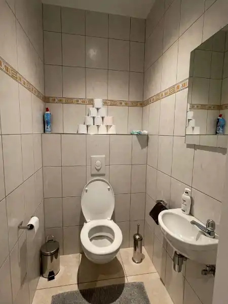 Instapklaar modern appartement met 2 slaapkamers en garage foto 9