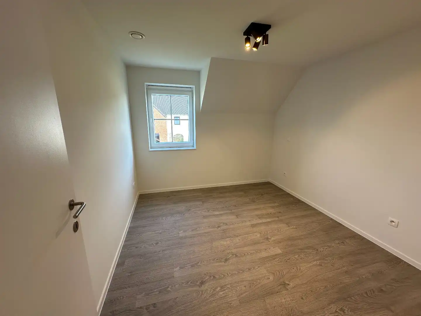 Prachtige instapklare nieuwbouwwoning, energiezuinig, Torhout. foto 23