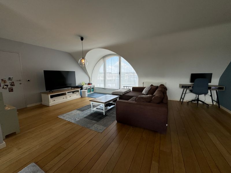 Instapklaar dakappartement van ±170m² met 2 slpks, terras & parking! foto 8