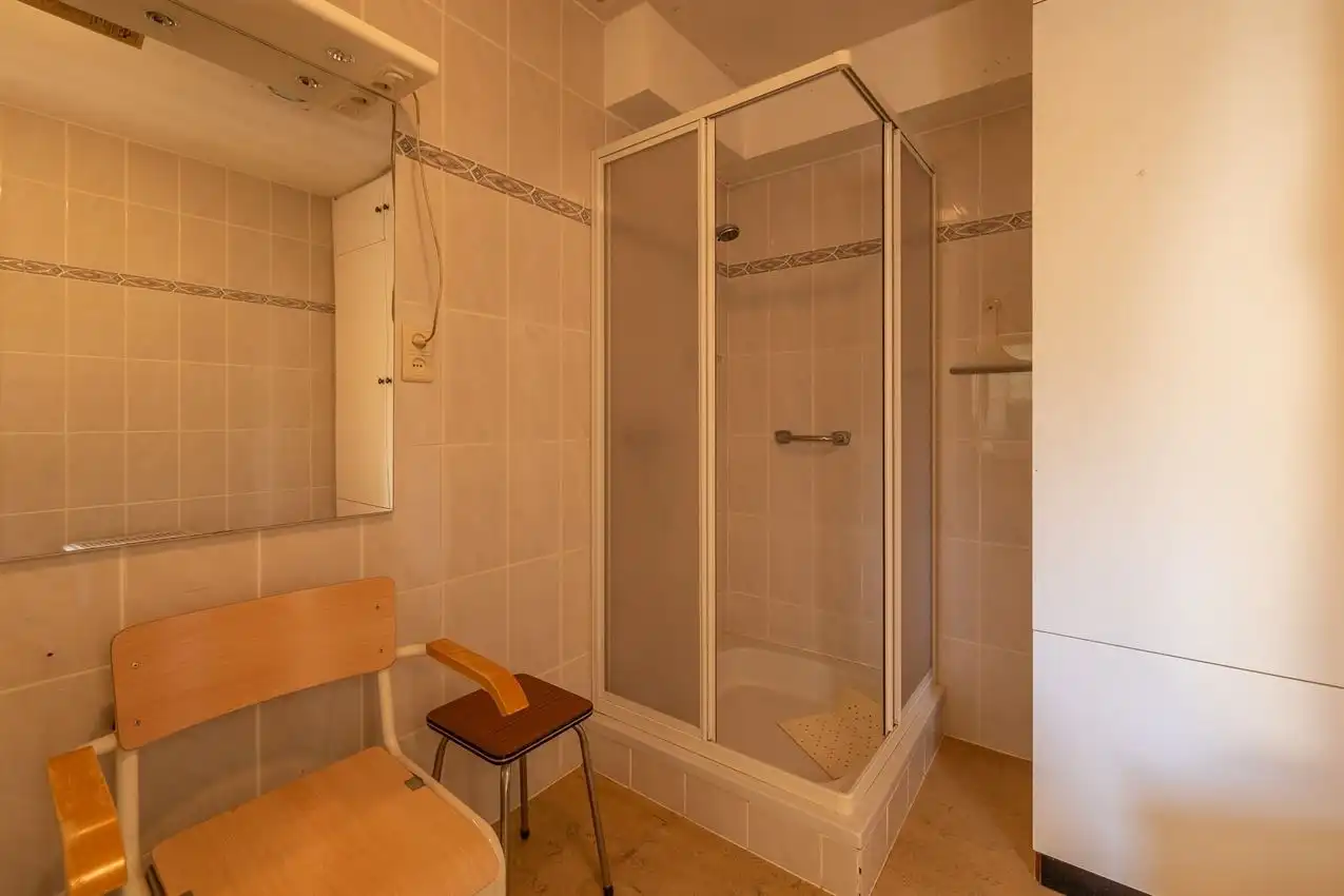 Te renoveren woning met ruimte, rust en potentieel foto 37