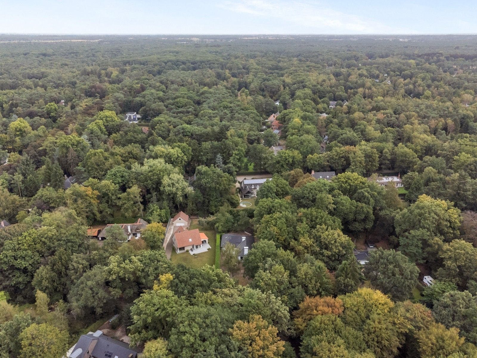 Bouwgrond van 2.231 m² in een oase van groen en rust foto 2