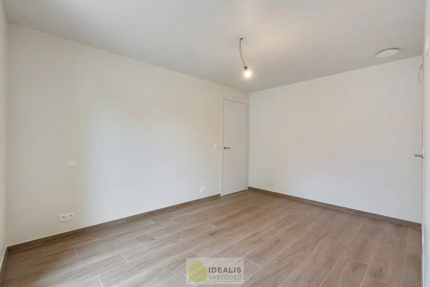 Schitterend volledig vernieuwde woning met 3 ruime slaapkamers foto 29