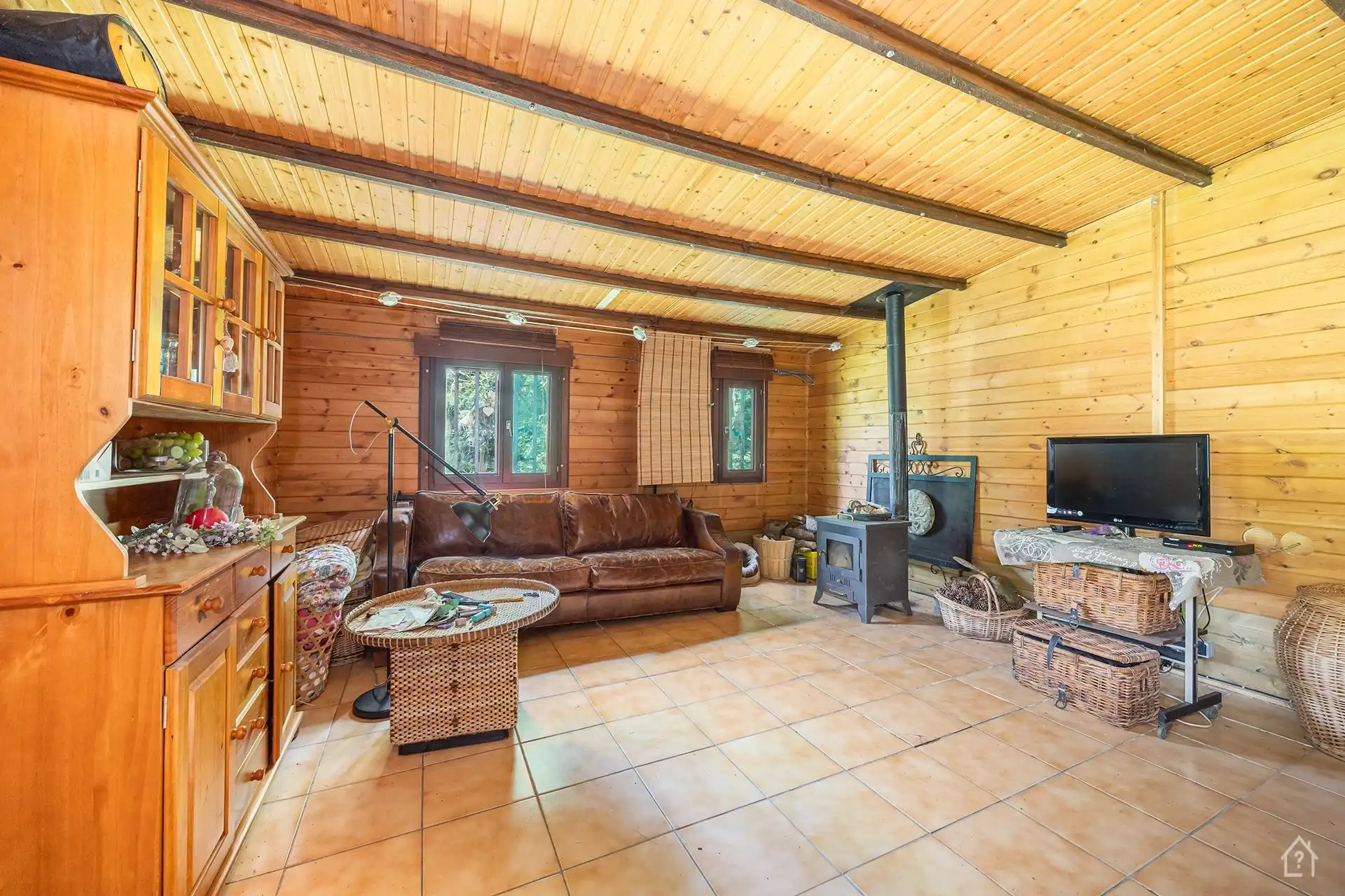 Vakantiechalet op prive perceel met idylische eigen vijver foto 2