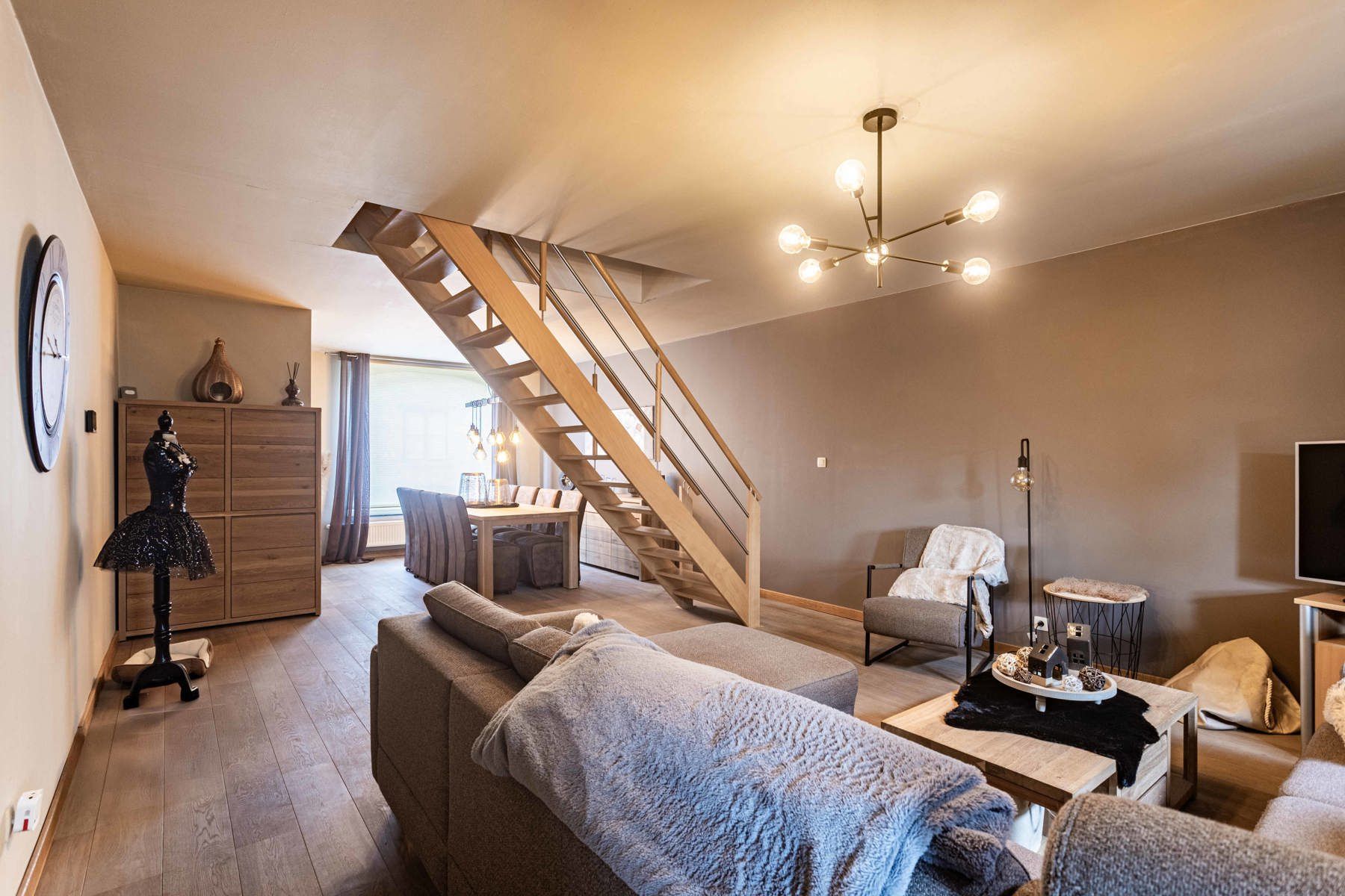 HOB MET 3 SLP, BUREAU, TUIN EN GARAGE foto {{pictureIndex}}