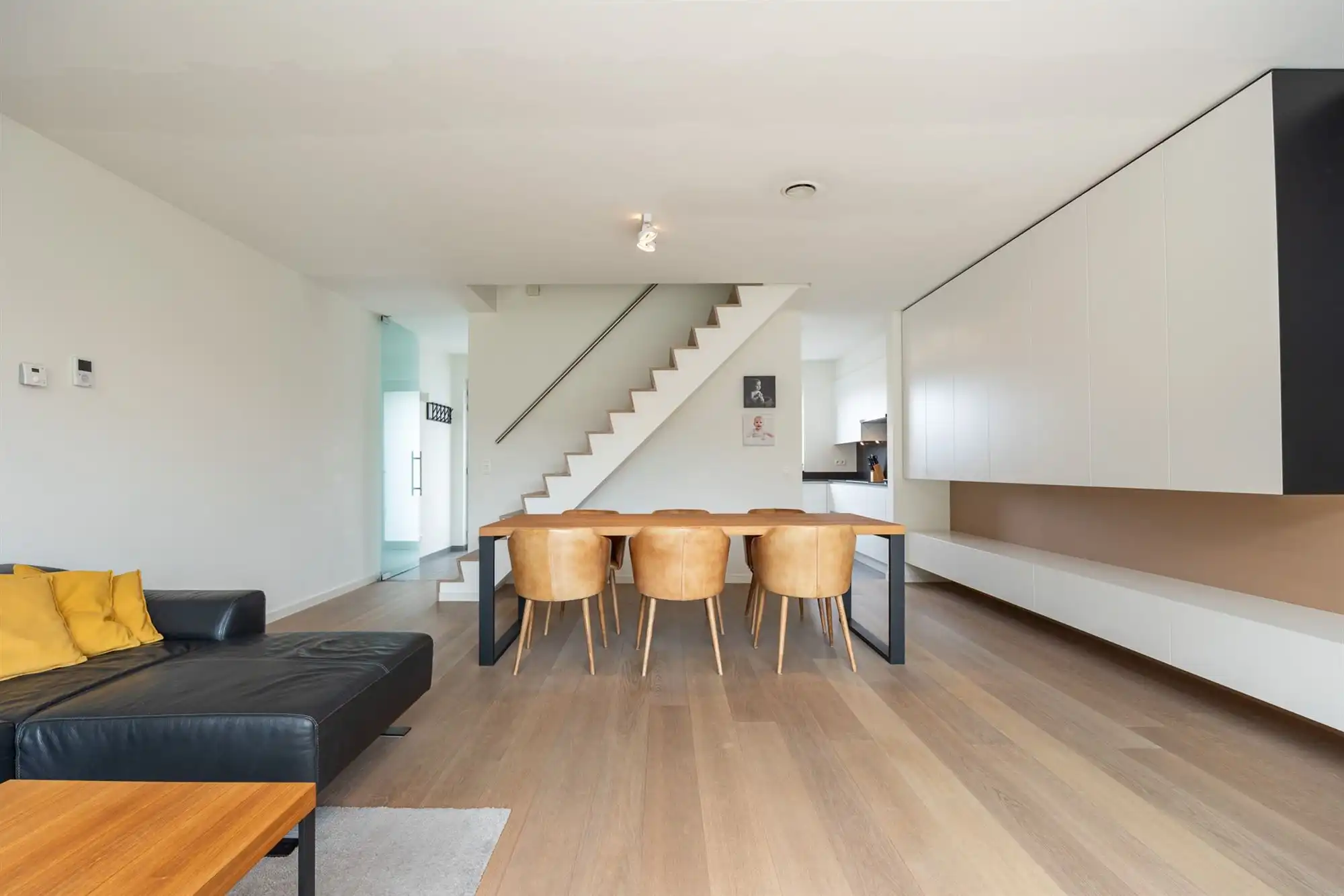 Instapklare moderne woning met 4 slpk. en tuin foto 11