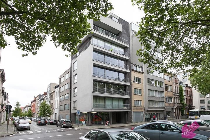 Luxueus afgewerkt, ruim en licht nieuwbouw appartement foto 4