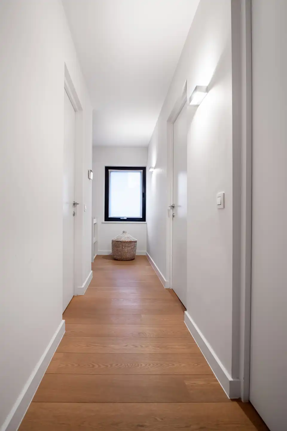 Karakterwoning met brutalistische gevel  in Hof ter Linden foto 21