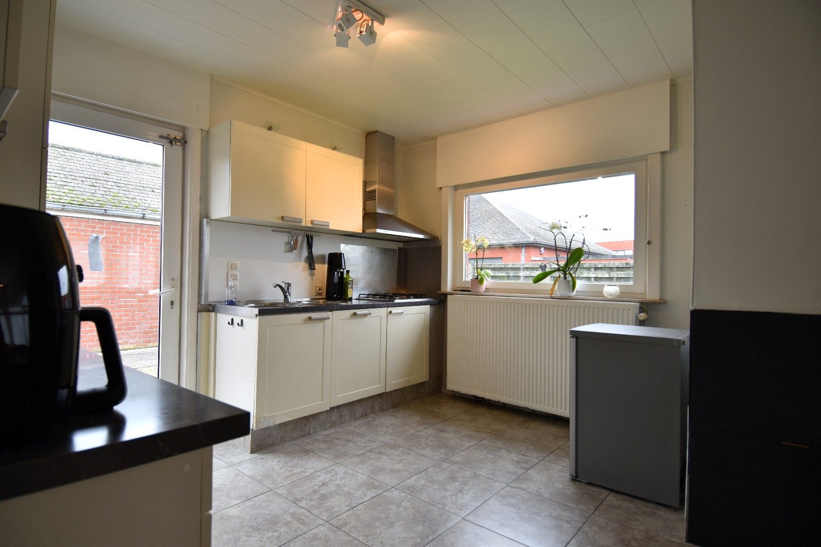 Alleenstaande woning op perceel van 1.062 m² te koop op rustige ligging vlakbij centrum-Gullegem foto 2