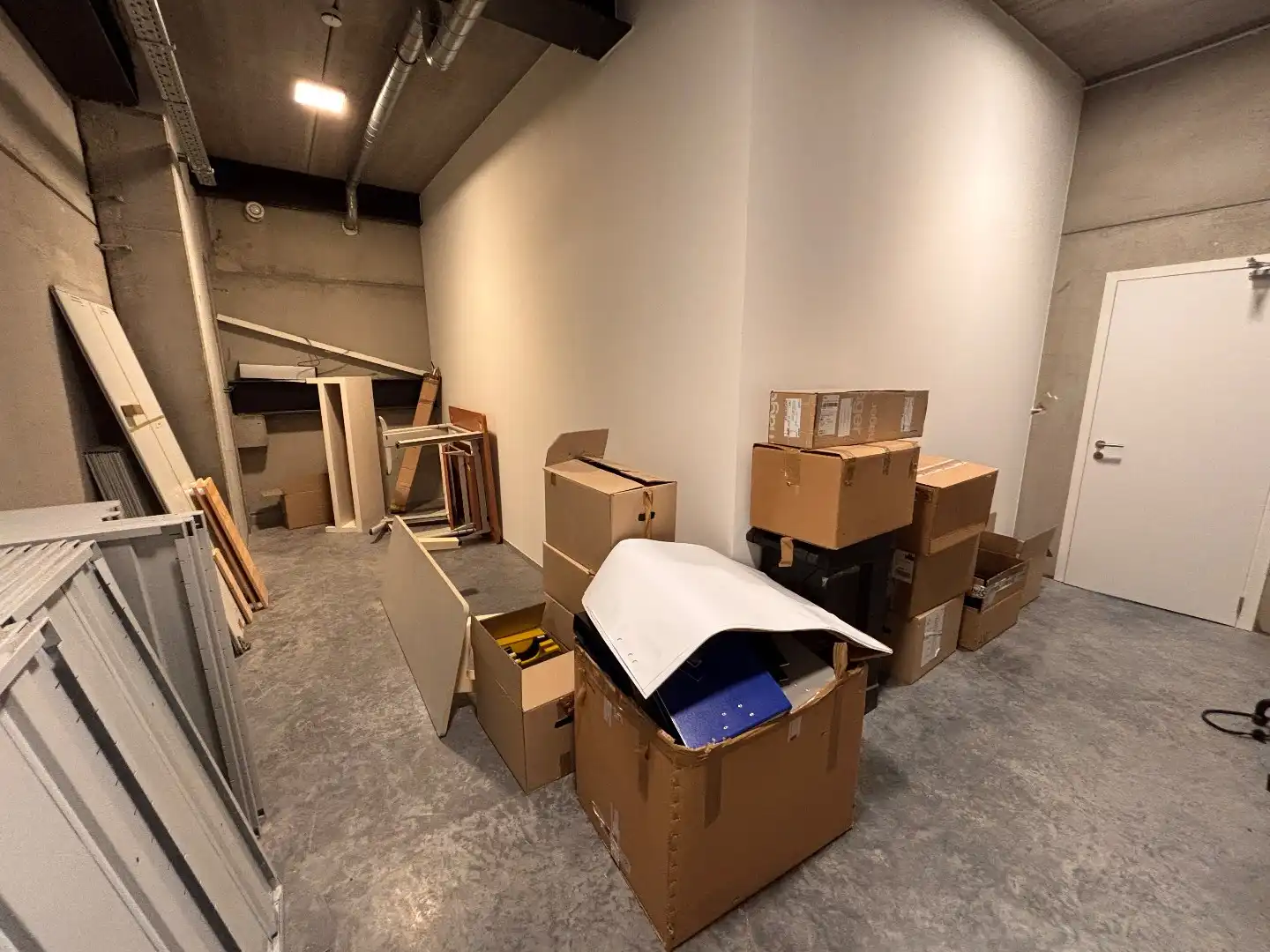 Modern en veelzijdig kantoorgebouw van 675m² te huur – Pottelberg foto 15