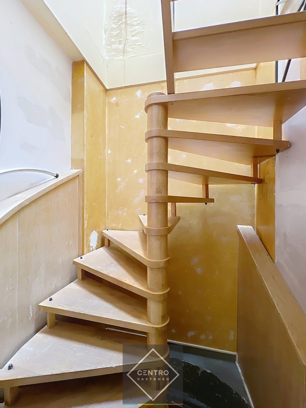 Ruim instapklaar handelspand met te renoveren woning (vroeger café Comodo en ook café Mozart) op de Grote Markt (Izegem) ! foto 20