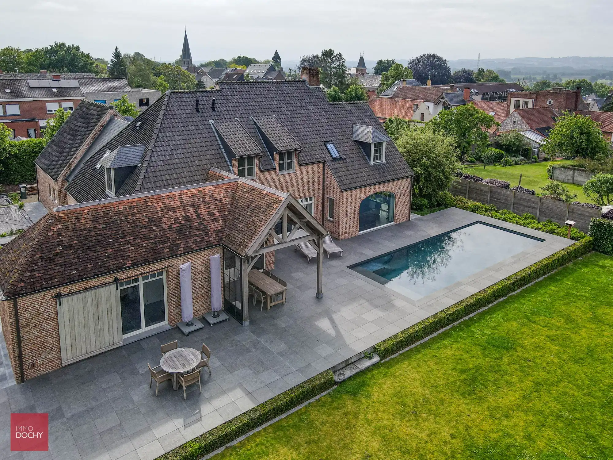 Prachtige instapklare villa met zwembad | Tiegemberg foto 16