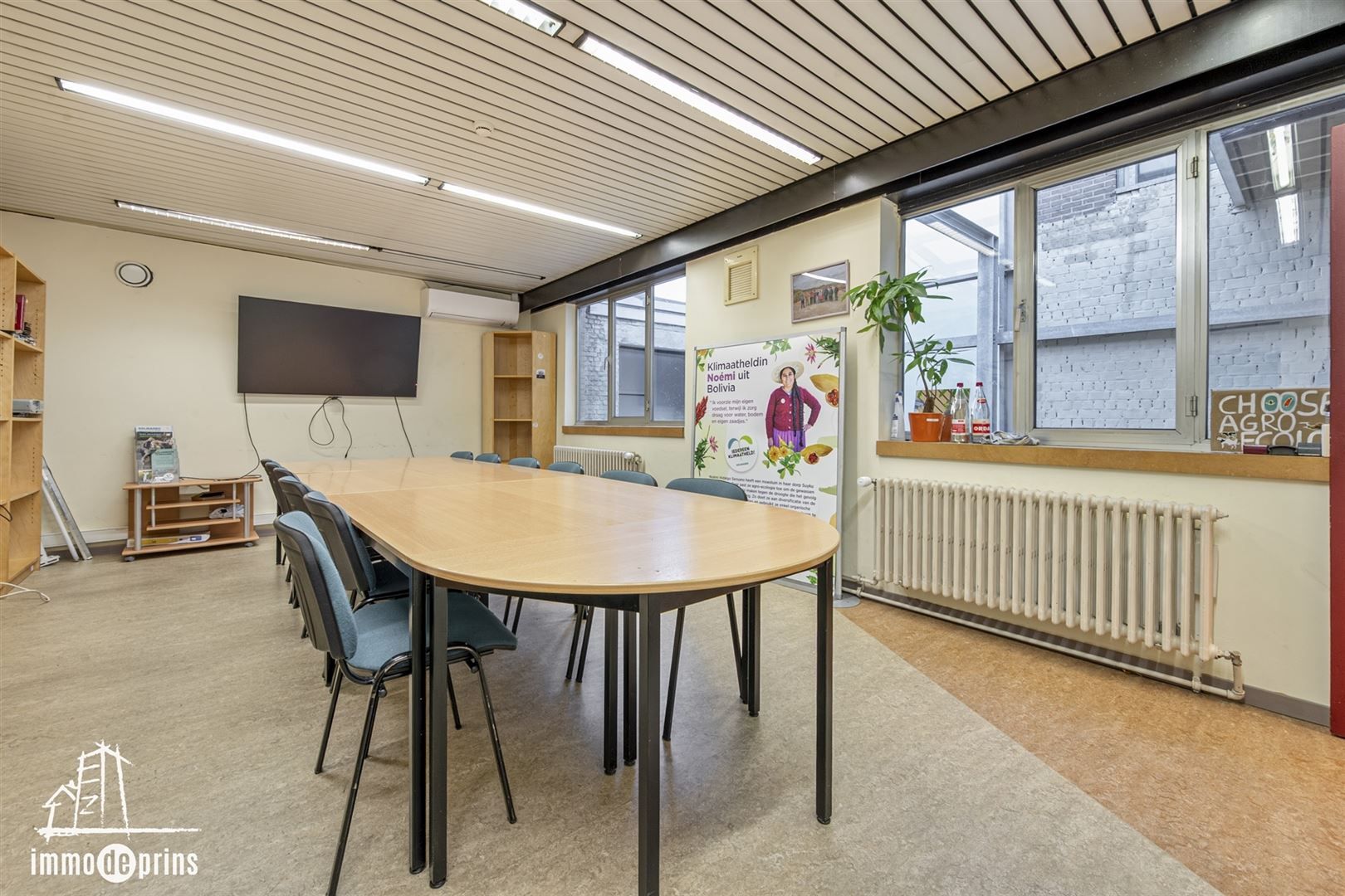 Kantoorgebouw voor diverse doeleinden foto 17