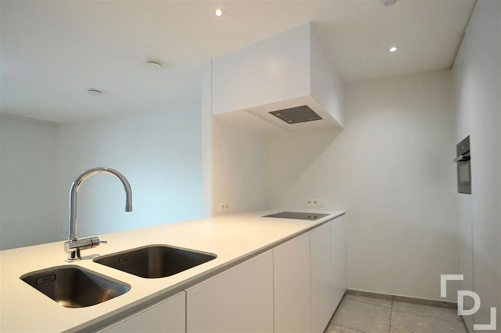 Prachtig afgewerkt appartement op de Grote Markt in Poperinge. foto 4