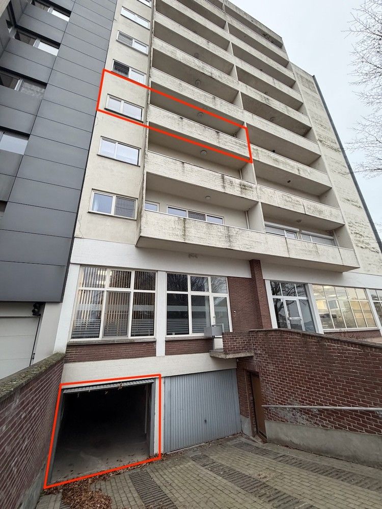 Genk-centrum, Jan Habexlaan 17 bus 11: Energiezuinig appartement met 2 slaapkamers, 2 terrassen en garage. foto 3