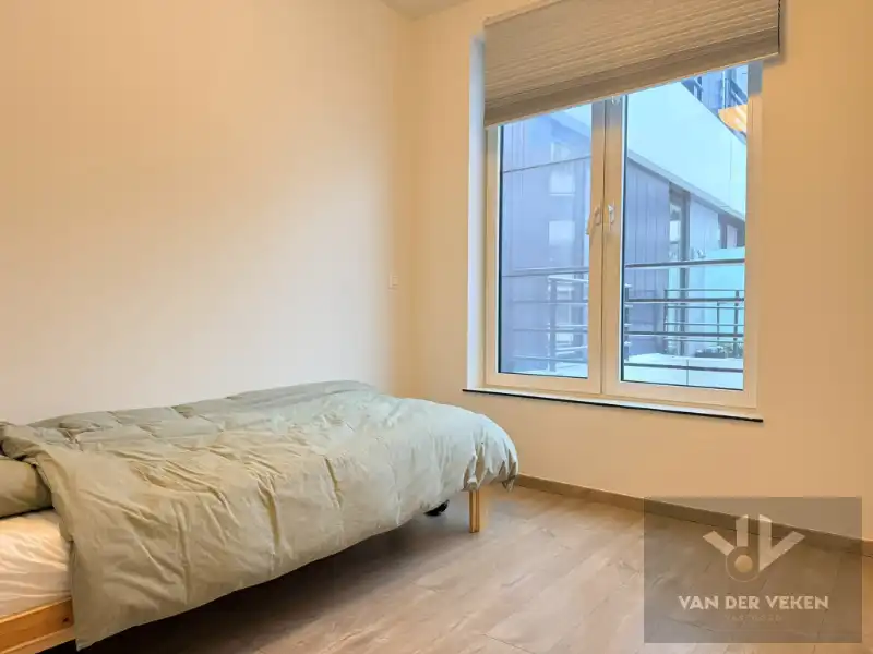 2 slaapkamer appartement met zicht op het scheepvaartplein en naar het water! foto 8