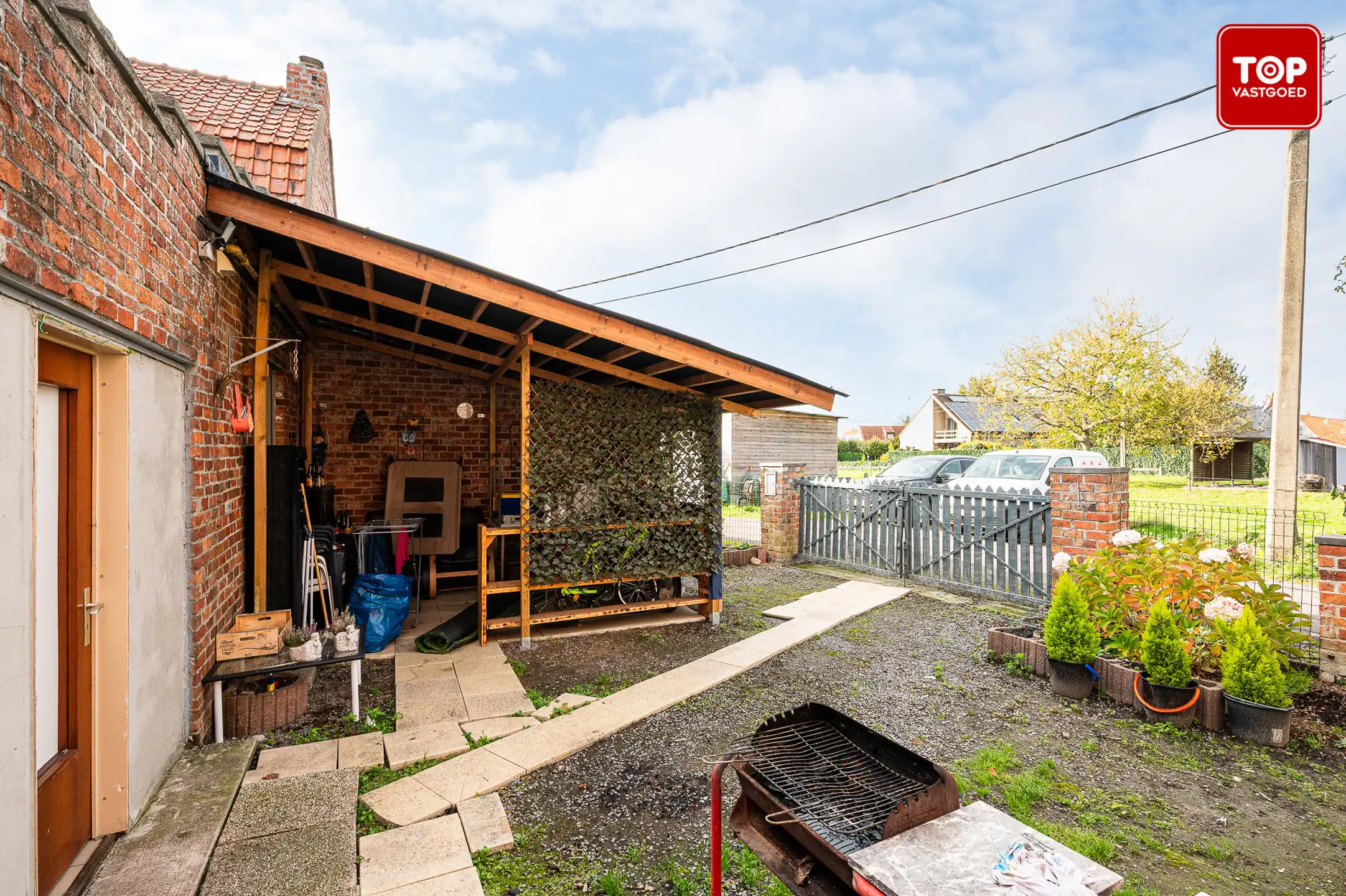 Landelijk gelegen woning met veel potentieel foto 23