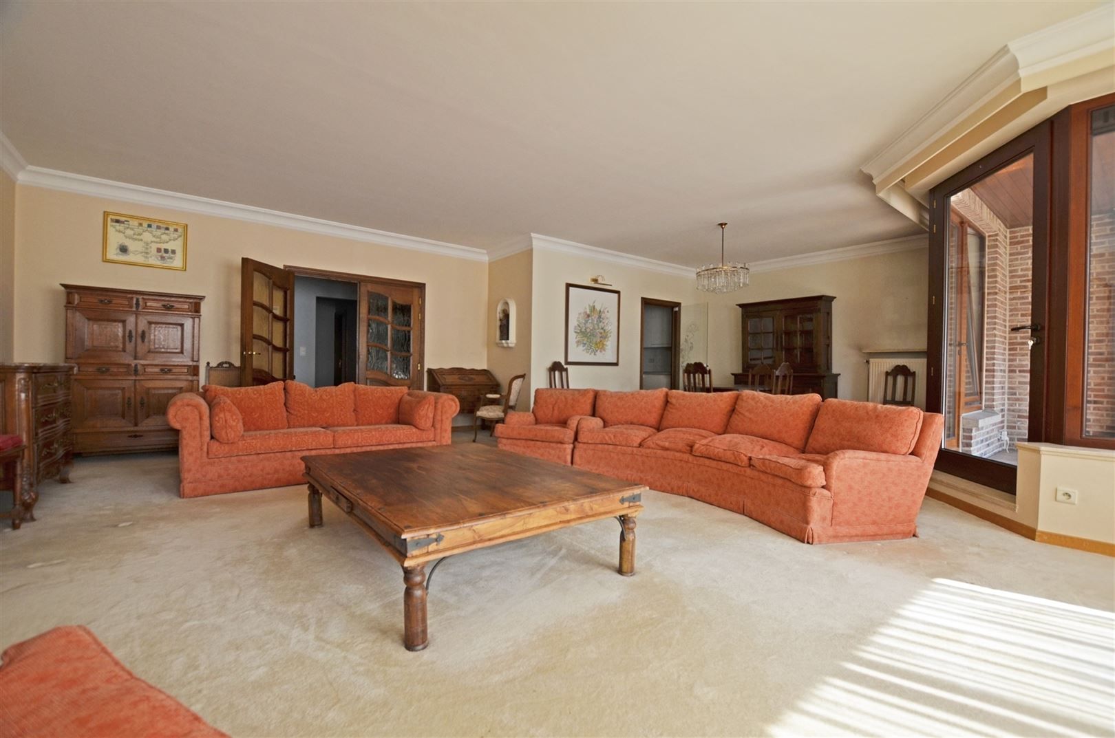 Ruim appartement met drie slaapkamers. foto 4