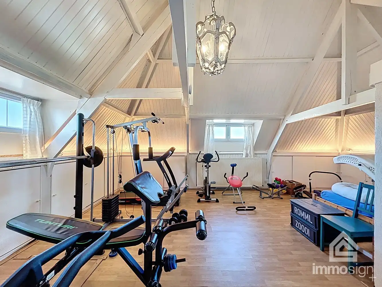 Exclusieve woning voorzien van dubbele garage en bedrijfshal op de Nederlandse grens foto 41