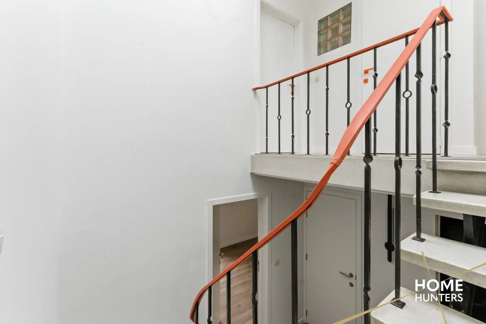 Prachtig gerenoveerde woning te Brielen met 2 slaapkamers, 2 badkamers en een garage foto 15