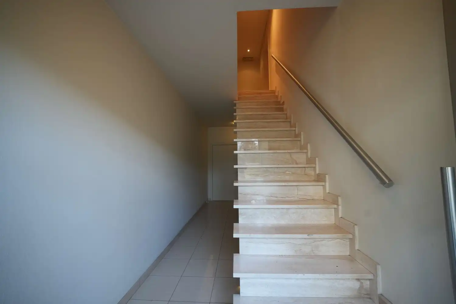 Ruim 3-slaapkamerappartement nabij centrum Genk met optie garage foto 18