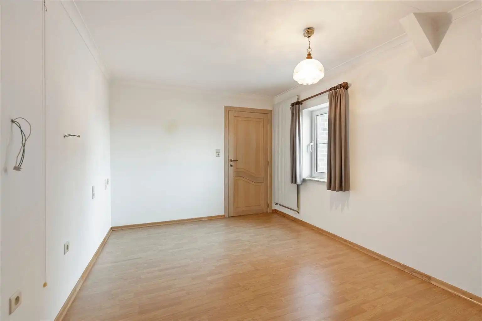 Ruime, vrijstaande woning op een perceel van 965m2 met 3 slaapkamers, inpandige garage en tuin, rustig doch centraal gelegen in Oud-Dilsen. foto 19