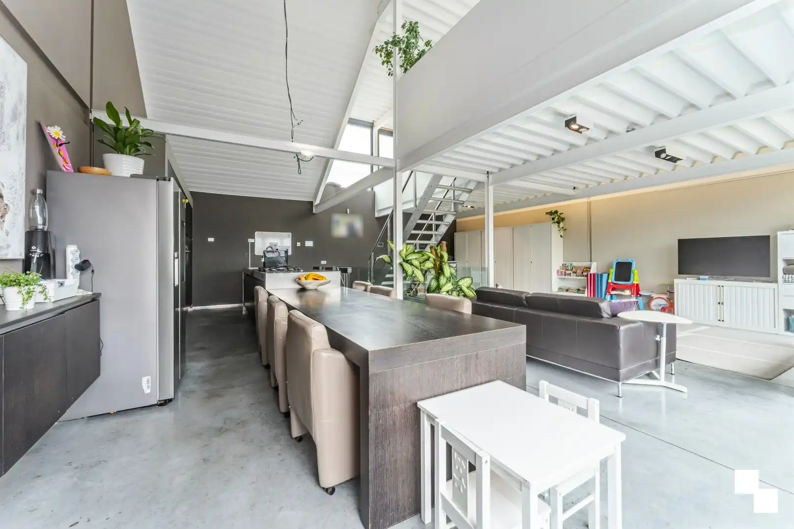 Industriële loft/woning op perceel van 460m² nabij centrum Izegem foto 7