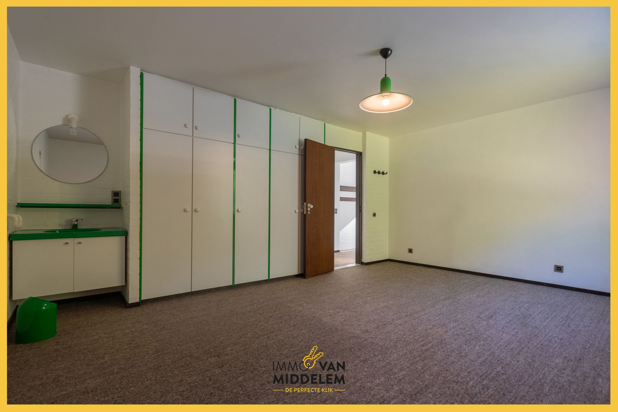 RUIME VILLA MET 4 KAMERS EN BUREAU IN EEN GROENE OMGEVING foto 16