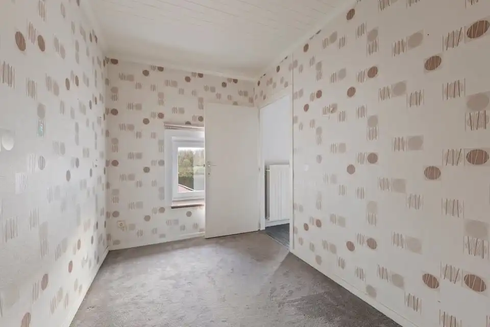 HANDELSHUIS MET PARKING OP EEN TOPLOCATIE IN LINTER foto 22