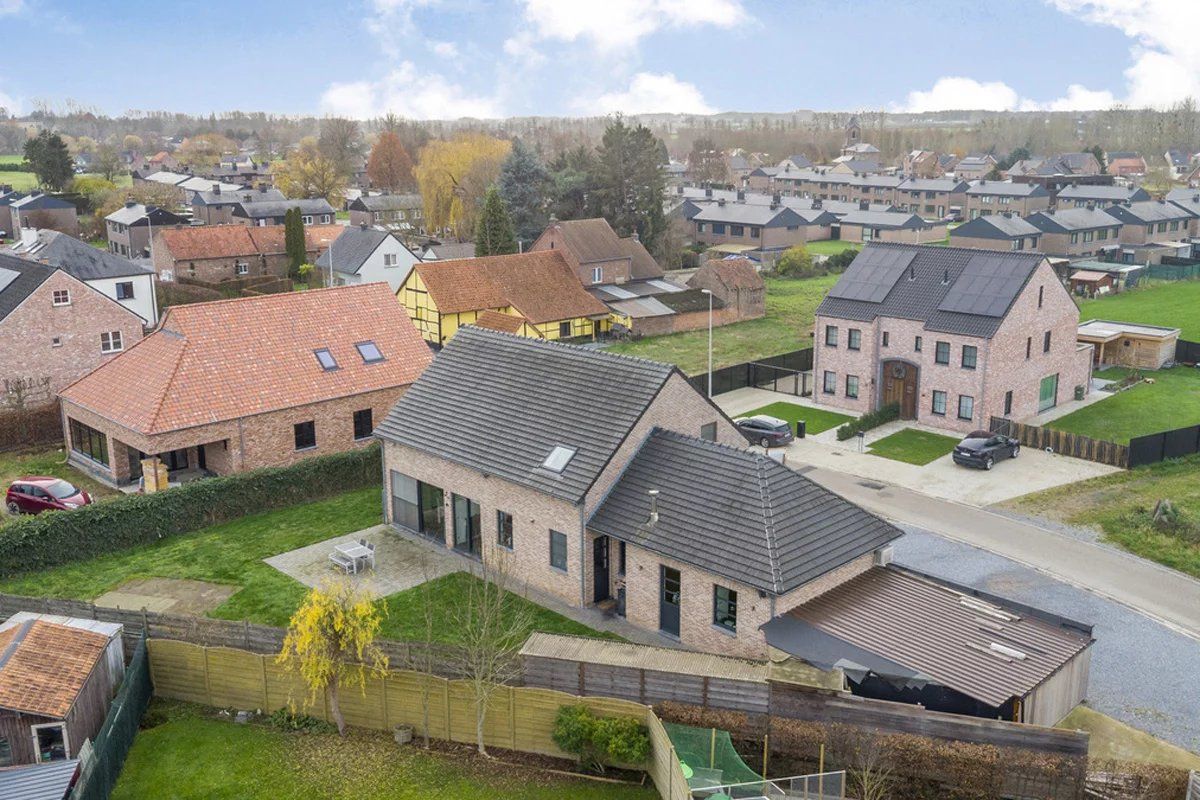 UNIEKE EN ZEER RUIME WONING VAN 311 M² MET 3 SLPK’S EN KANTOOR/KAPSALON IN HASSELT-KORTESSEM foto 31