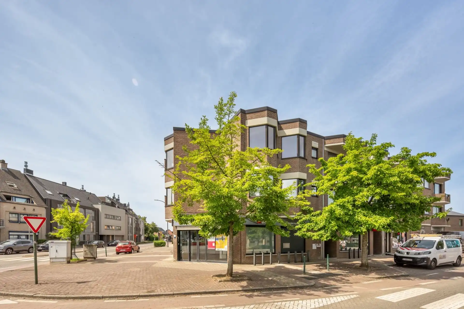 Appartement met 3 slaapkamers, kelderberging en autostaanplaats foto 27