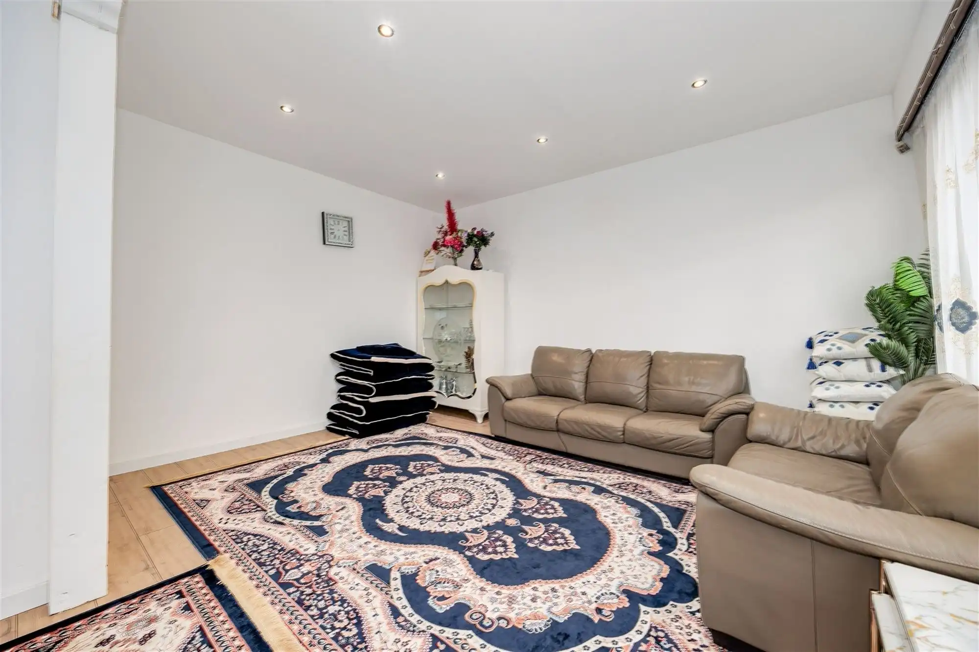 Gerenoveerd 3 slaapkamer appartement in centrum Mortsel foto 3