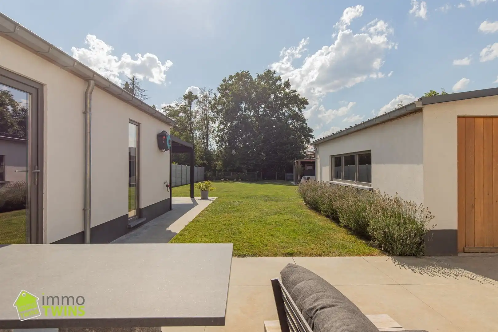 Ruime, energiezuinige gezinswoning met 275 m² bewoonbare oppervlakte, prachtige tuin en tal van extra's in Dendermonde (Oudegem) foto 9