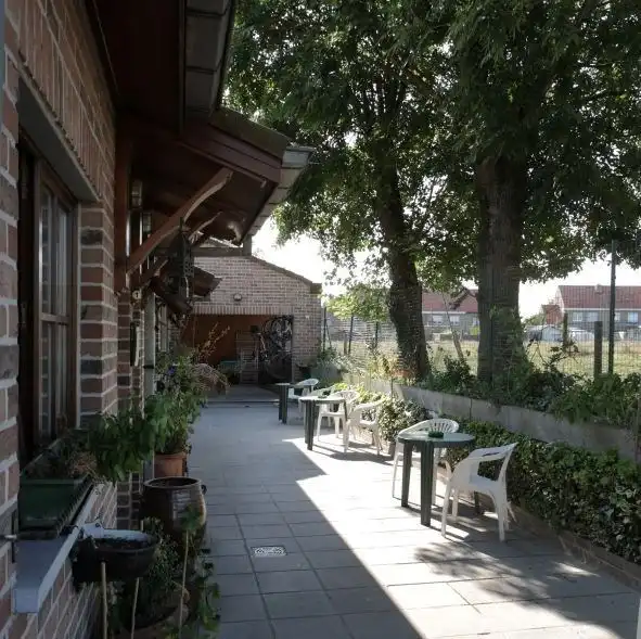 handelspand en vrij café 'Hotel Elckerlyck' met 6 kamers foto 5