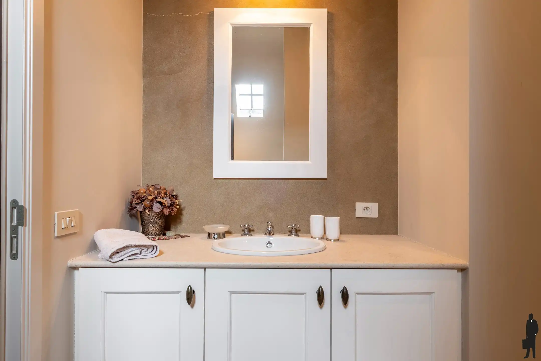 Penthouse op centrale locatie en terras met veel privacy foto 27