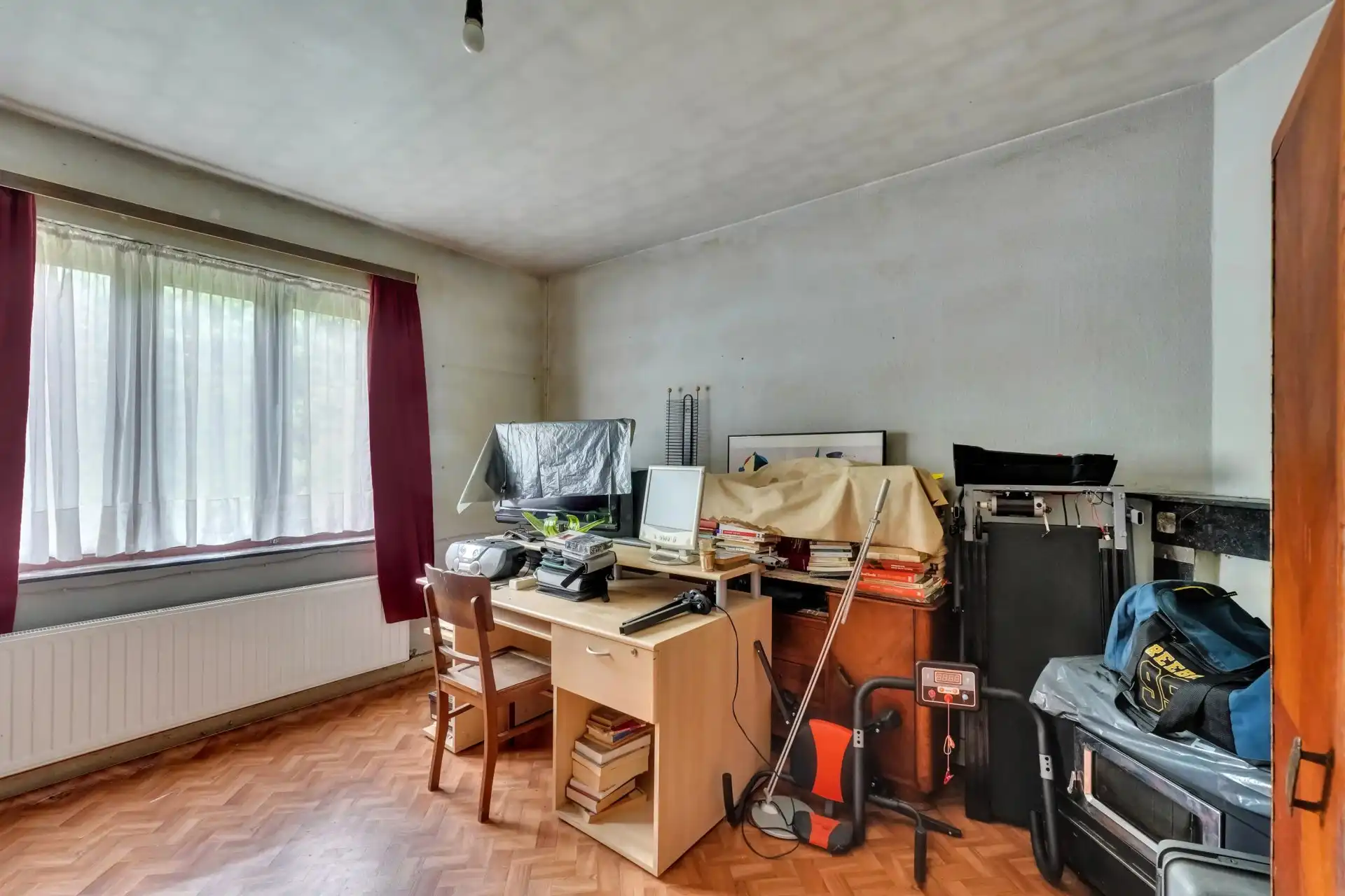 Huis  met 4 slaapkamers en dubbele garage foto 8