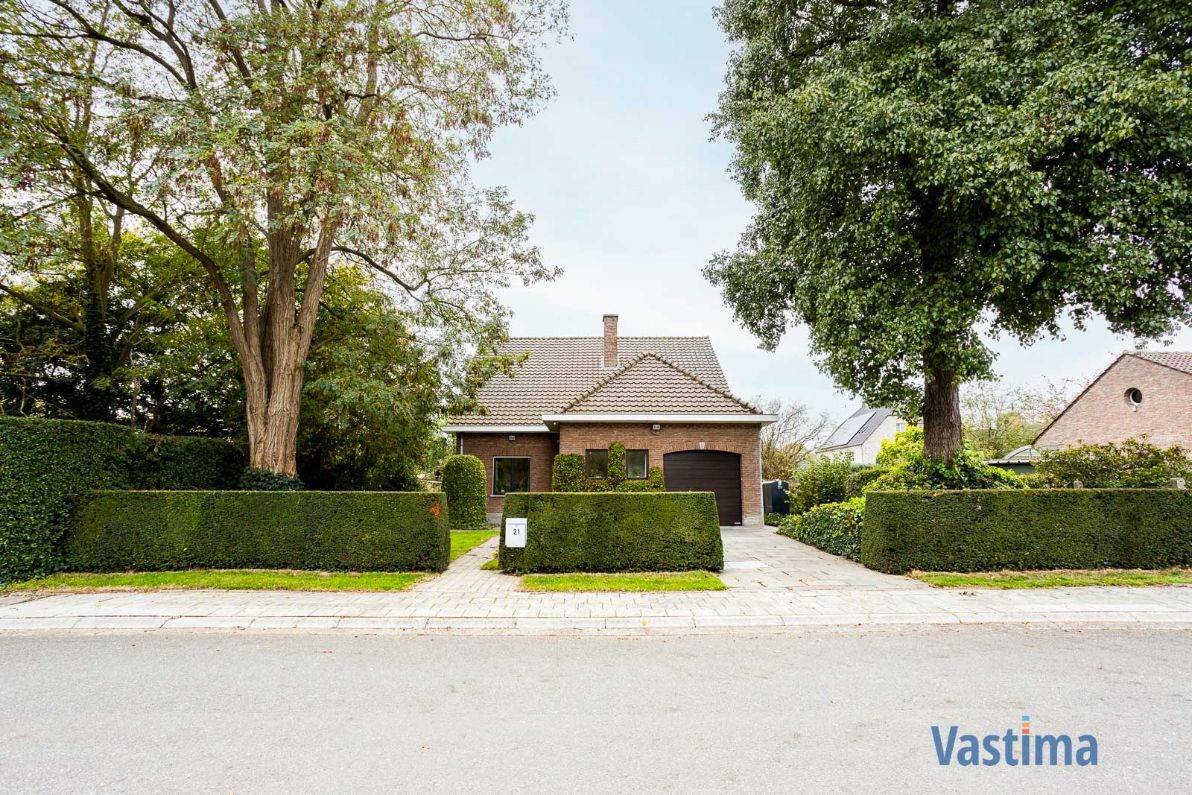 Charmante villa met perfecte ligging in residentiële wijk van Aalst foto {{pictureIndex}}